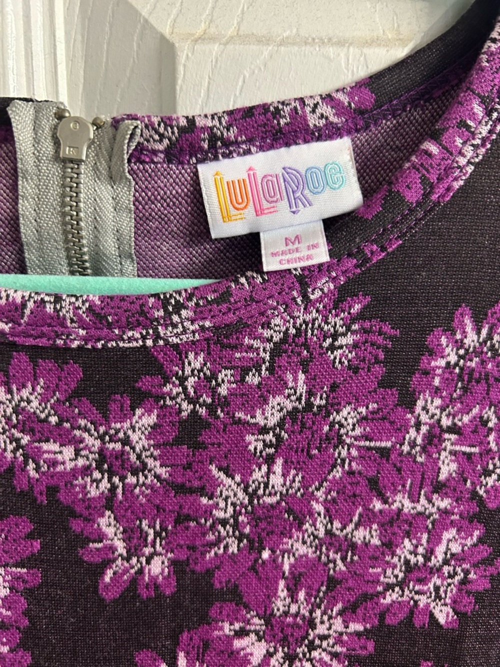Lularoe Amelia Short Sleeve Dress w/ Pockets Purple Floral Jacquard - Picture 3 of 6
